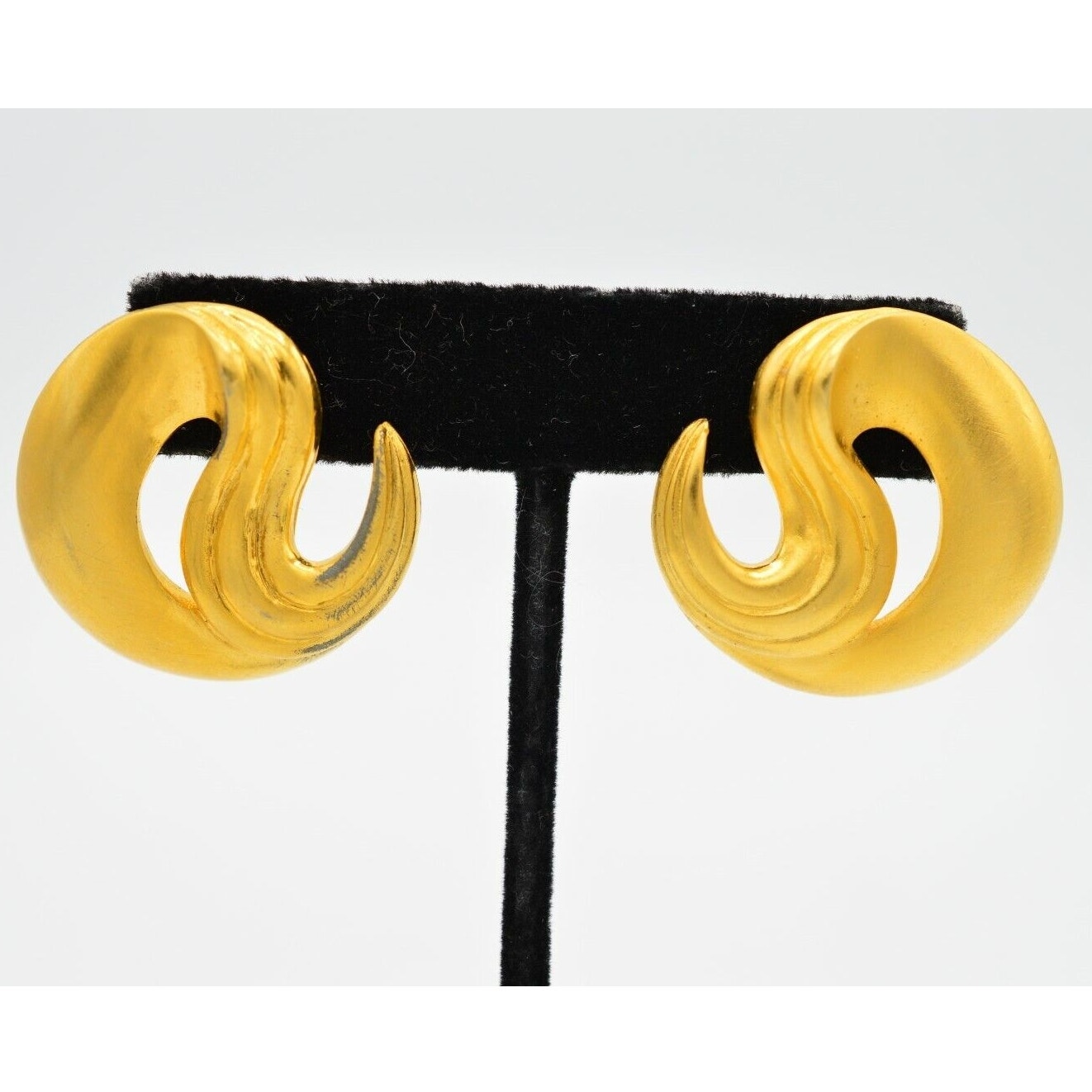 Mj Ent Vintage Chunky Earrings Brushed Gold Matte Retro Bold Signed 1980s Binu
